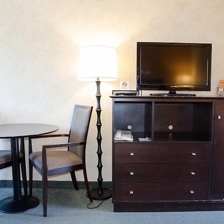 Best Budget Inn & Suites カムループス エクステリア 写真