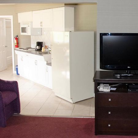 Best Budget Inn & Suites カムループス エクステリア 写真