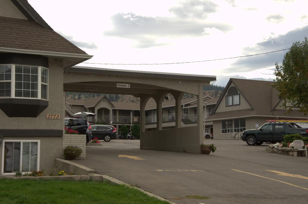 Best Budget Inn & Suites カムループス エクステリア 写真