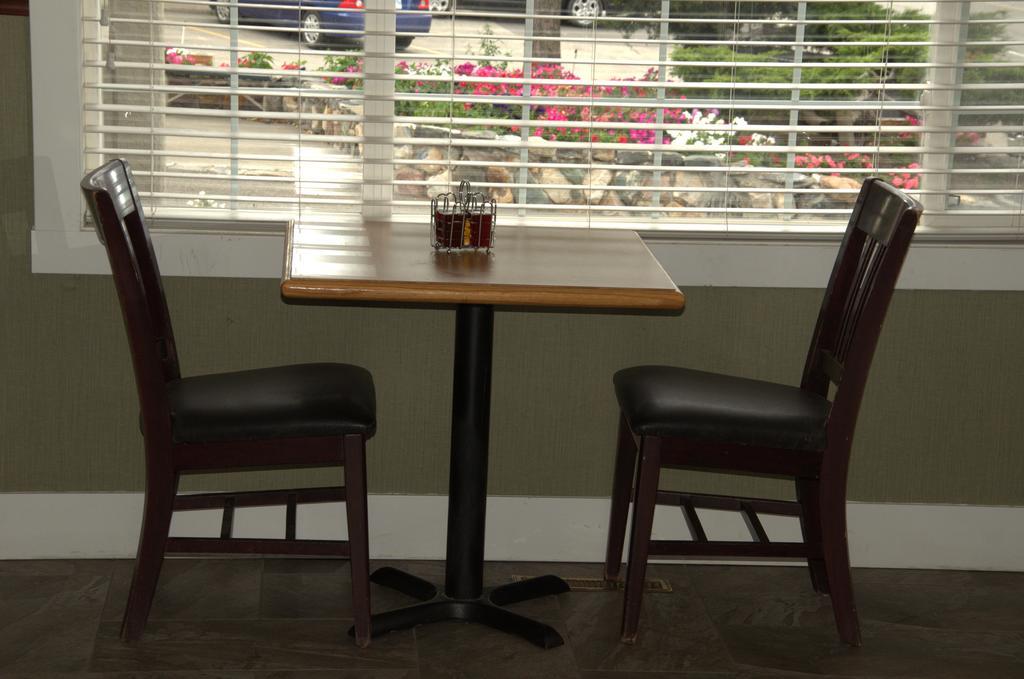 Best Budget Inn & Suites カムループス エクステリア 写真