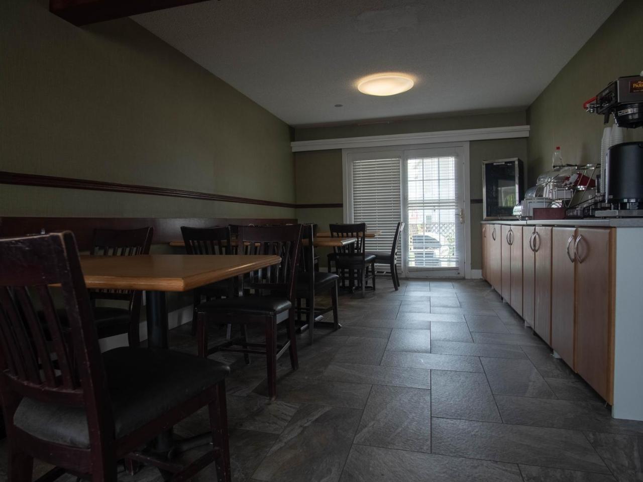 Best Budget Inn & Suites カムループス エクステリア 写真