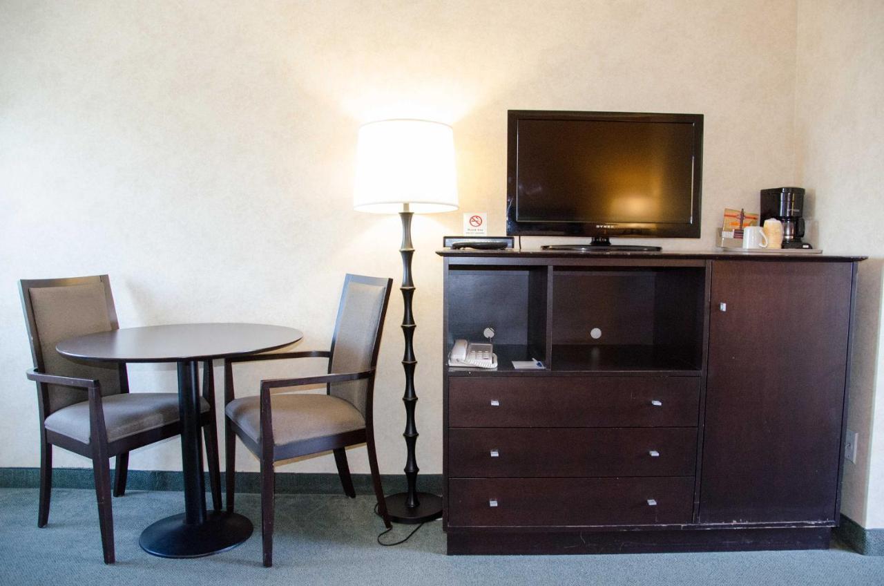 Best Budget Inn & Suites カムループス エクステリア 写真