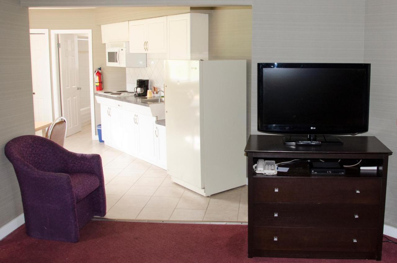 Best Budget Inn & Suites カムループス エクステリア 写真
